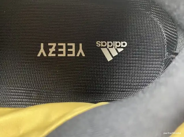 Boost 700 'Honey MNVN Yeezy GZ0717 Flux' 0626